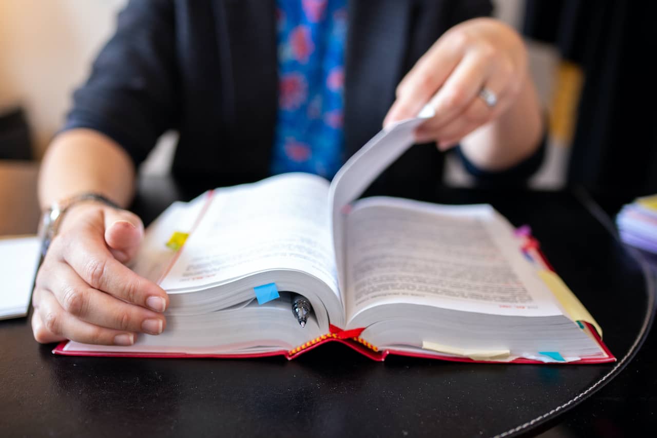 Czy sąd ma obowiązek wydać nakaz zapłaty