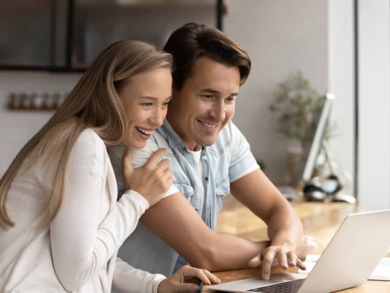 Pożyczka dla zadłużonych zaciągnięta w Internecie