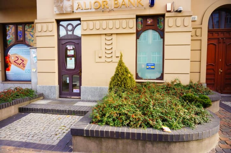 Kancelaria oddłużeniowa kontra bank