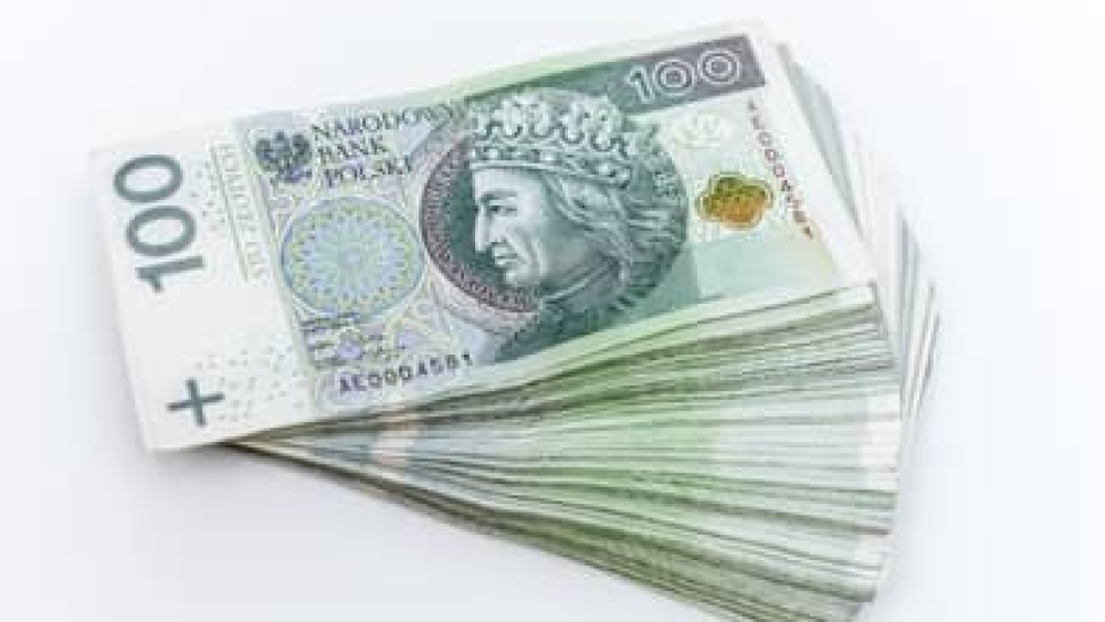 Polskie banknoty sto złotych mnóstwo pieniędzy