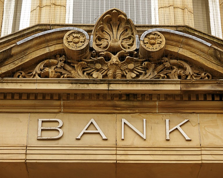 banki często cofają pozwy